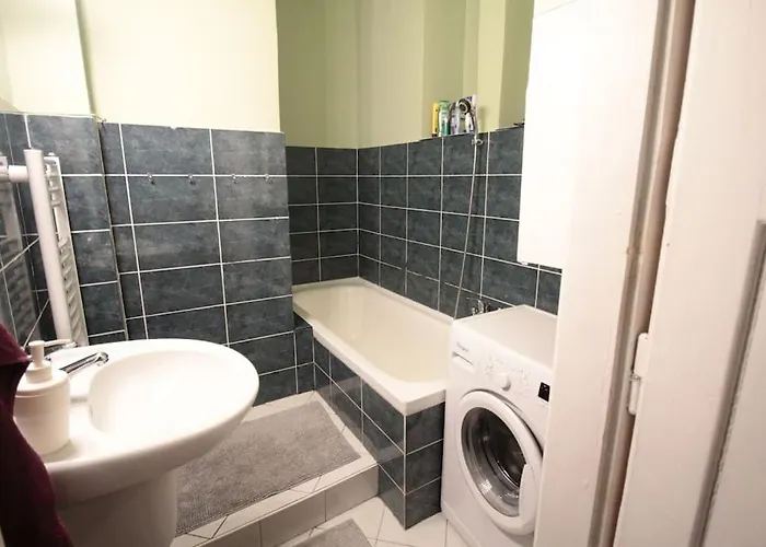 2 Bedrooms Close Vysehrad - Congress Centrum Daire Prag
