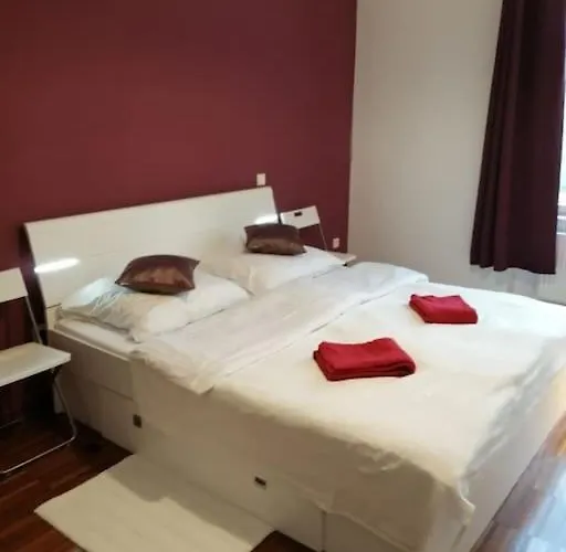 2 Bedrooms Close Vysehrad - Congress Centrum Daire *