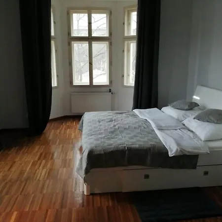 2 Bedrooms Close Vysehrad - Congress Centrum 아파트