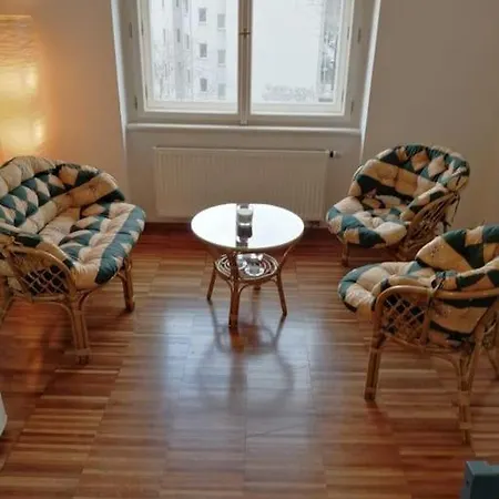 2 Bedrooms Close Vysehrad - Congress Centrum Lägenhet Prag