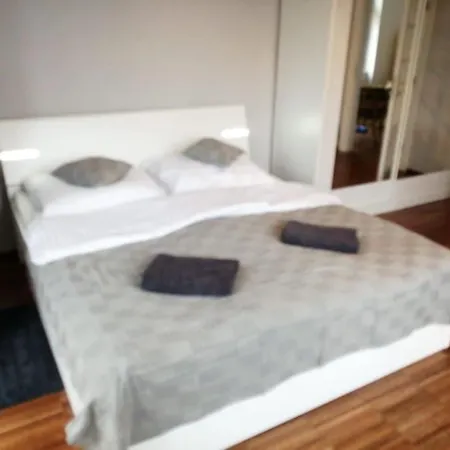 2 Bedrooms Close Vysehrad - Congress Centrum Appartamento *